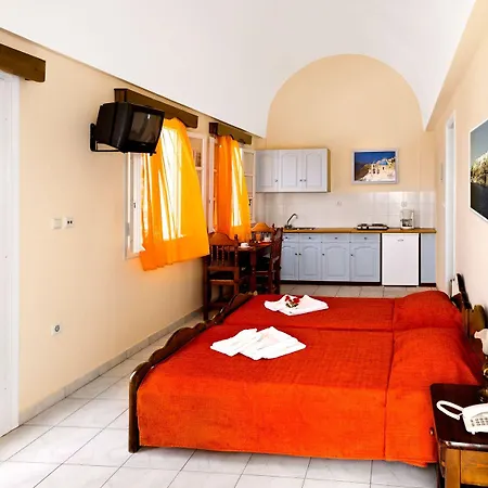 Dolphins Aparthotel 3*