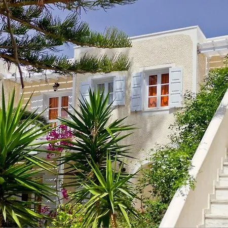 Dolphins Aparthotel 3*
