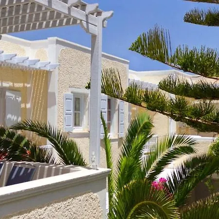 Dolphins Aparthotel 3*